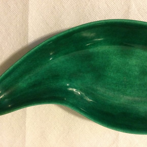 Handmade Green ceramic dish long bowl leaf shaped glossy signed - Picture 6 of 9